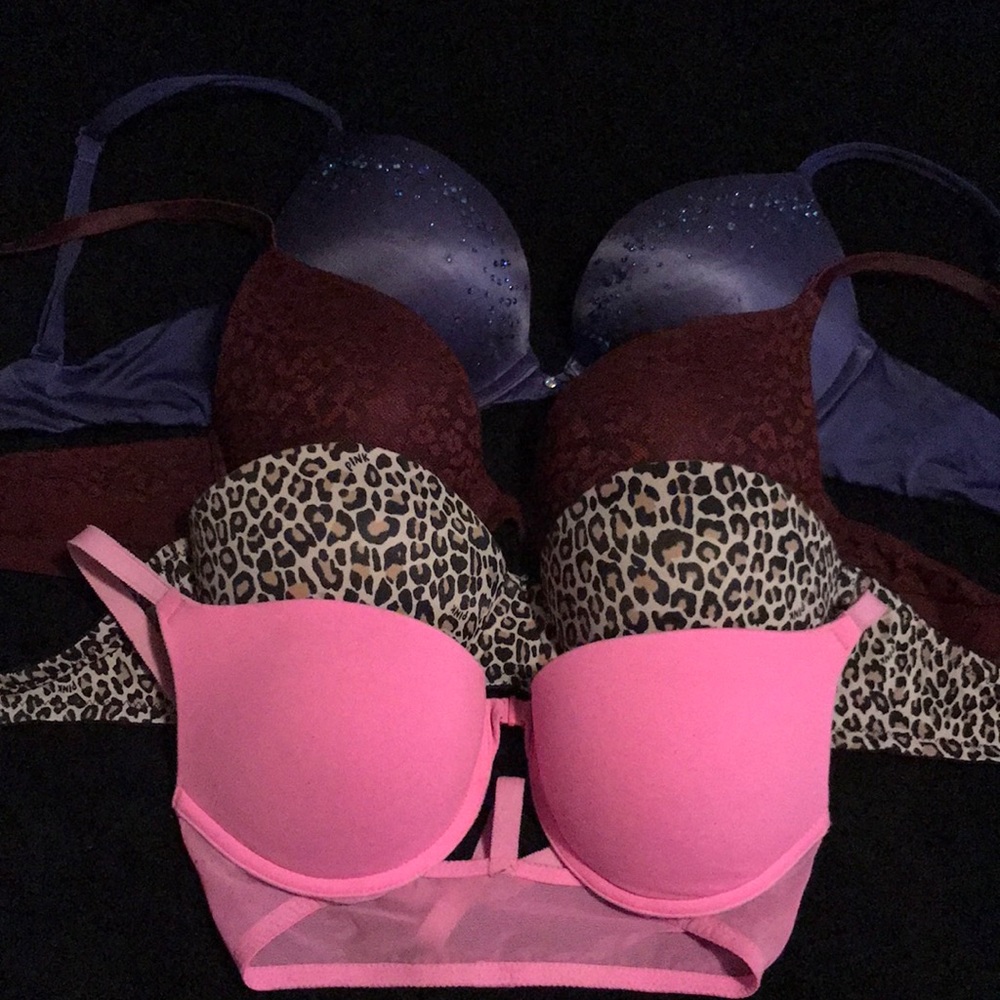 4 VS bras (one is strapless) all size 32c